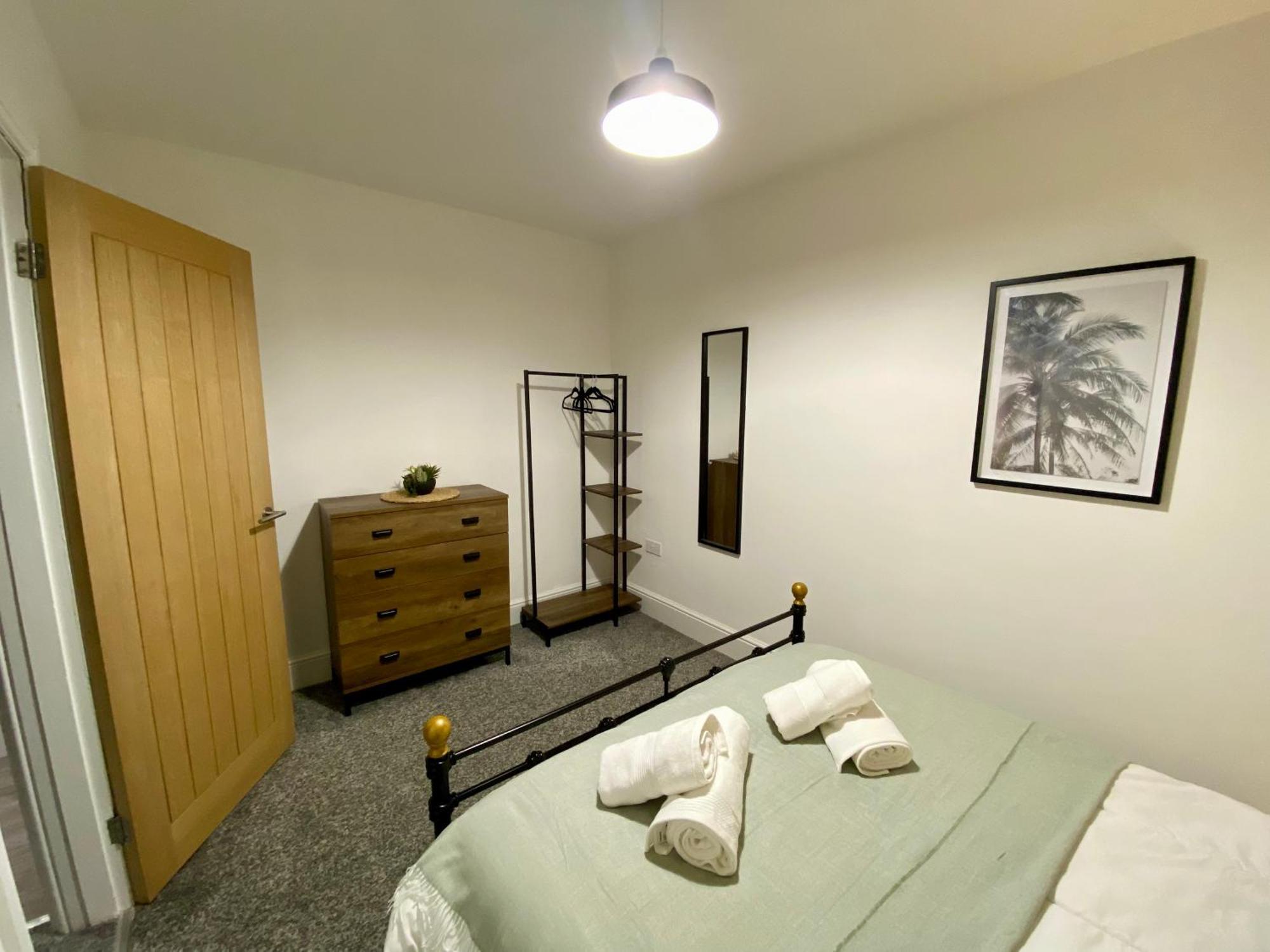 Large 2 Double Bed Private Apartment With Sofa-Bed And Balcony In The Centre Of Low Fell, Gateshead! Close To Queen Elizabeth Hospital! Old Ravensworth Exterior photo